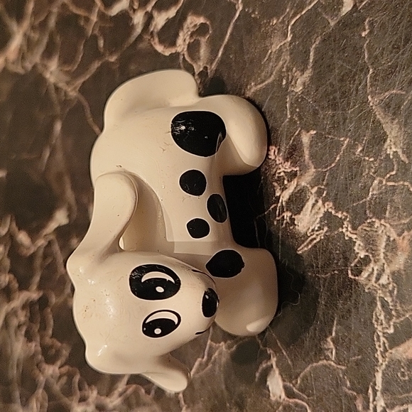 Lego Duplo WHITE PUPPY DOG  w/ BLACK SPOTS Farm Fire House Dalmatian - Picture 1 of 4